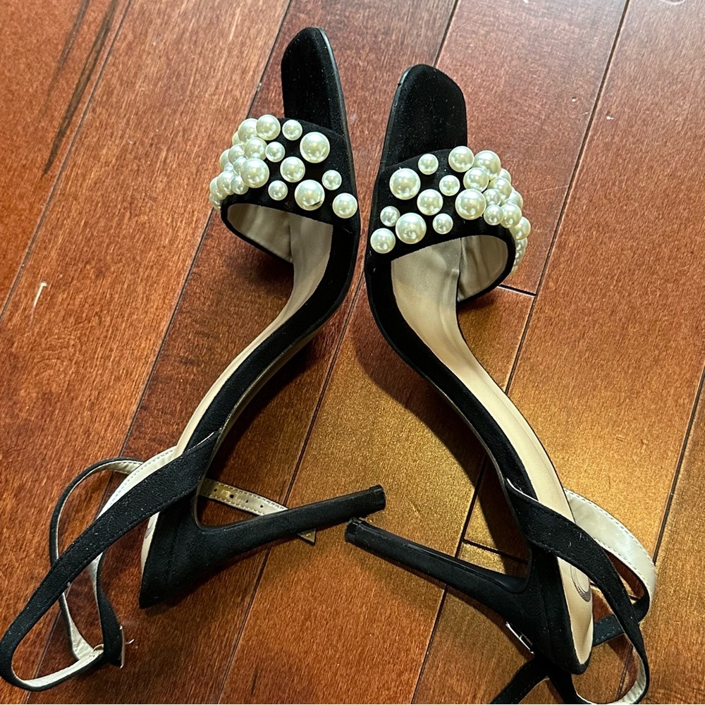 Journee Collection Pearl Black Heels - Picture 8 of 8